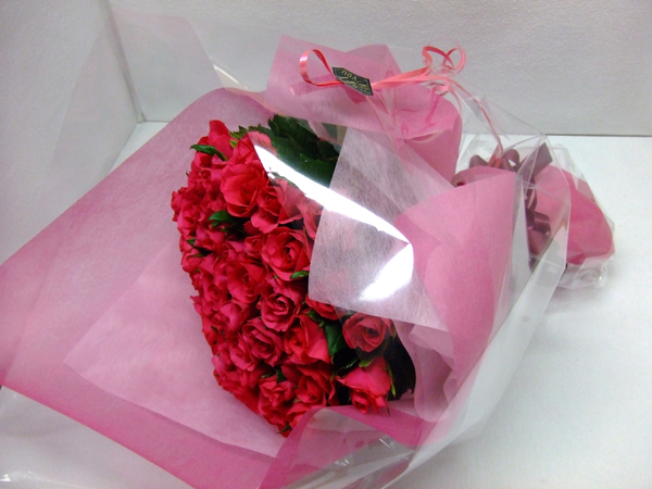 バラの花束　ピンク系　ご希望の本数が贈れます。(30本以上100本以内)